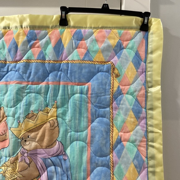 Vintage Baby Blanket Bears playing dress up 💕
Shows light wear from age & play - Picture 5 of 16